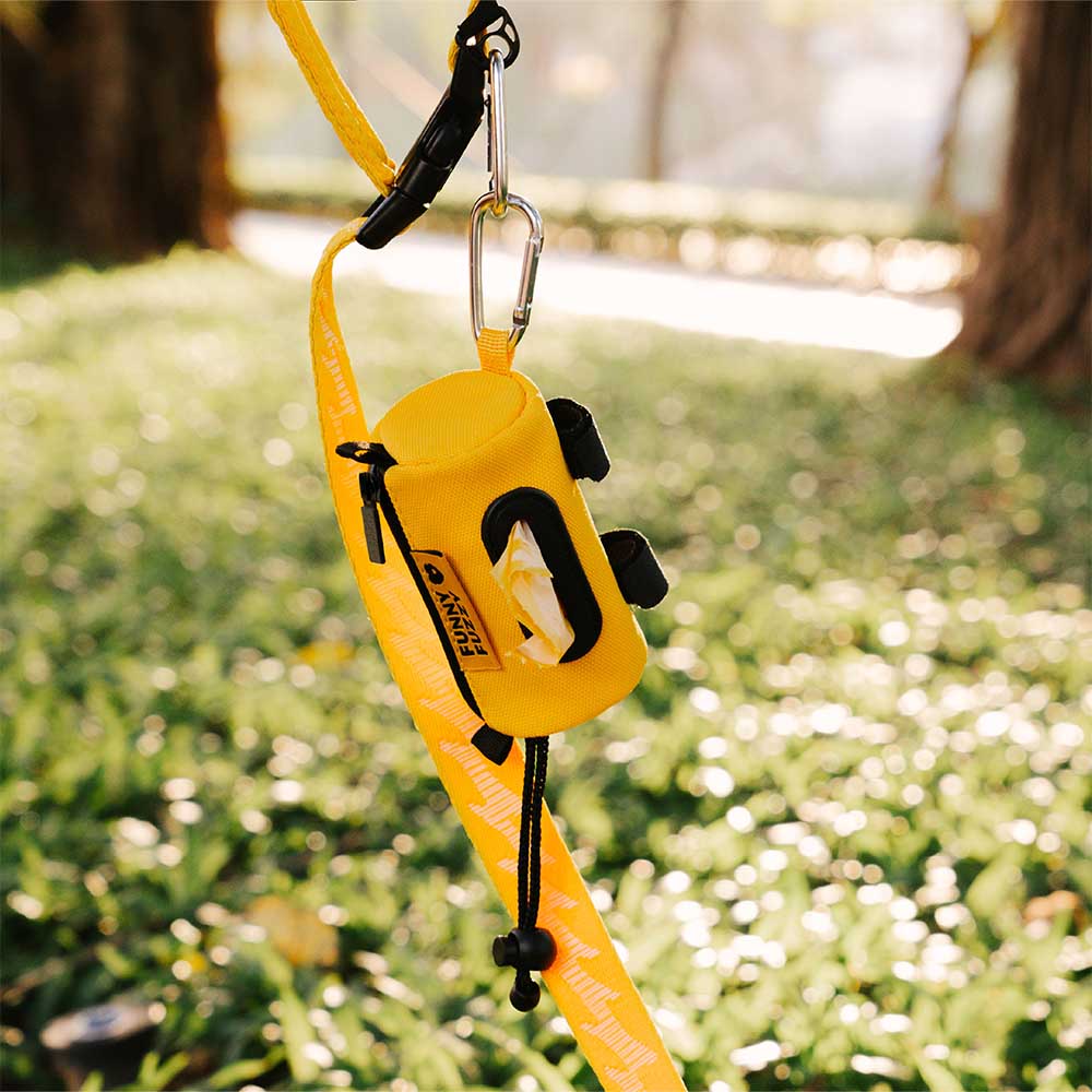 FunnyFuzzy Waterproof Guinzaio Attaccante Dispenser per borse per cacca - Flexi Walker