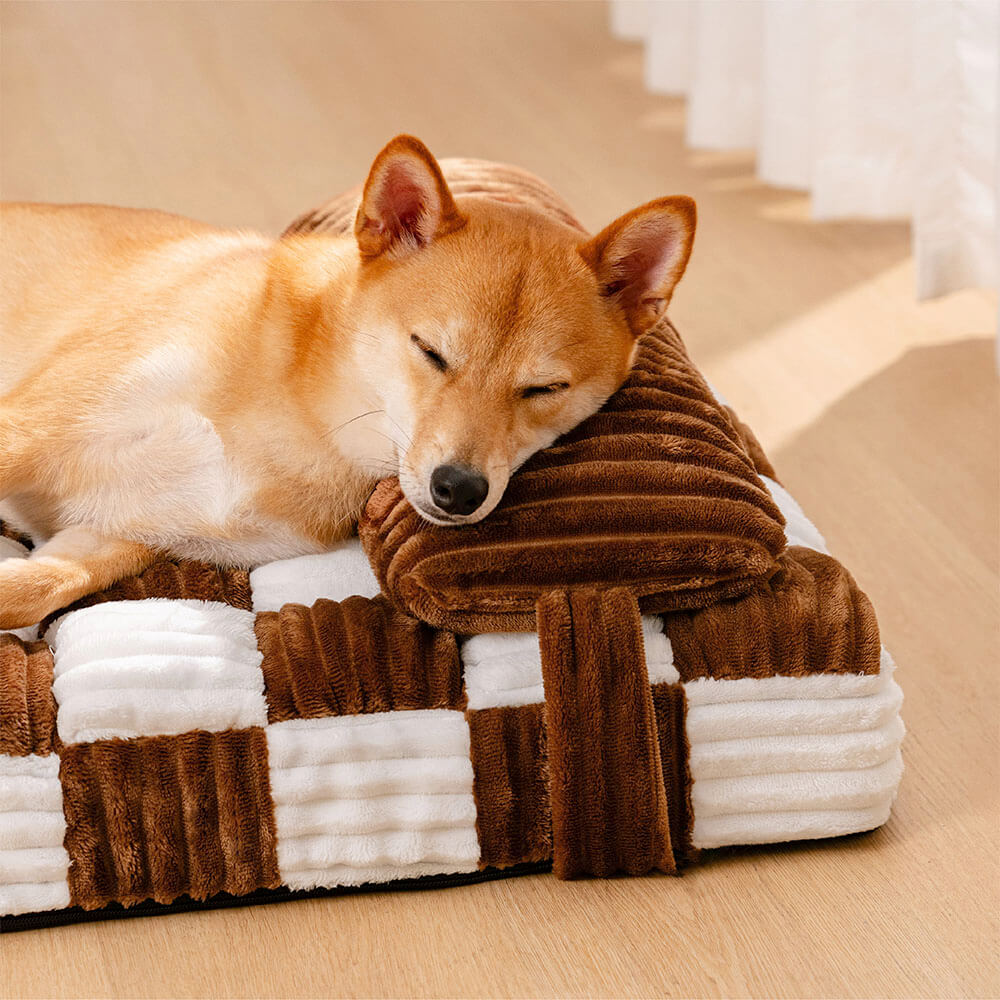 Lit pour chien de soutien orthopédique en échiquier en peluche fait à la main avec oreiller