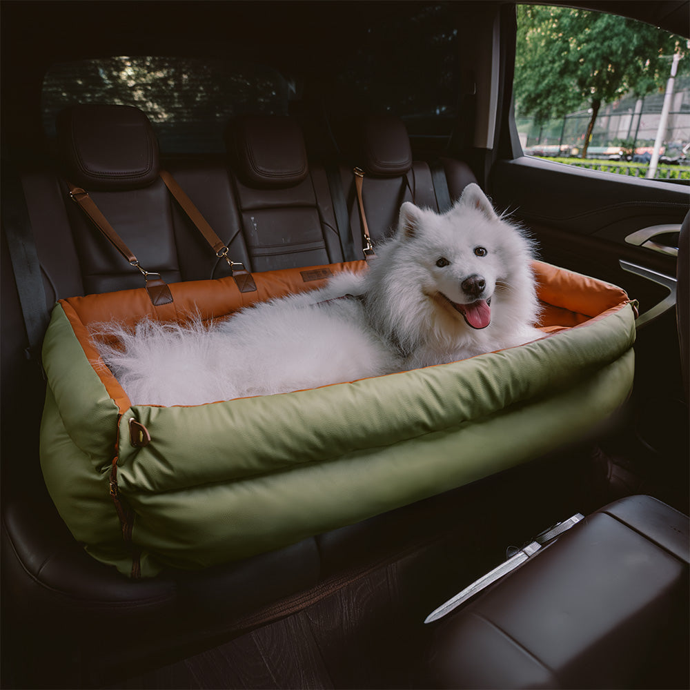 Lit rehausseur de luxe pour siège d'auto pour chien en similicuir - Urban Voyager