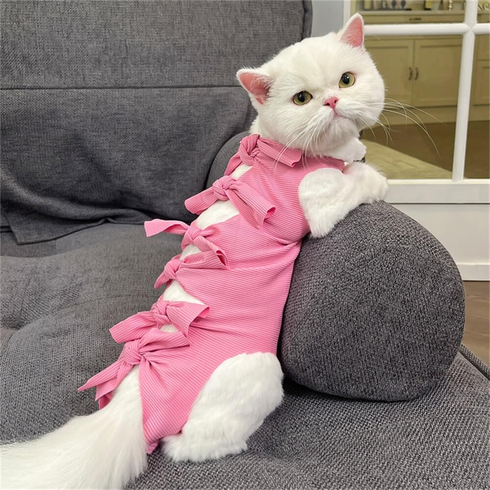 Vestido de gato con lazo en la espalda: elegante y adorable atuendo para mascotas