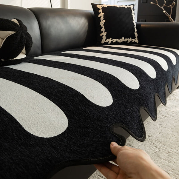 Coperchio classico di divano antiscivolo a forma di chenille a forma di irregolare nera