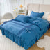Elegante juego de cama de consuelo de terciopelo decorado con leche con falda de cama con falda