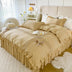Elegante juego de cama de consuelo de terciopelo decorado con leche con falda de cama con falda