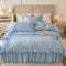 Elegante juego de cama de consuelo de terciopelo decorado con leche con falda de cama con falda