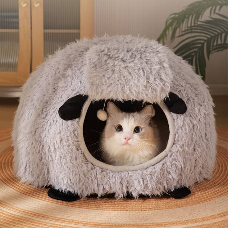 Vollständig geschlossenes, warmes, lammförmiges Katzenbett
