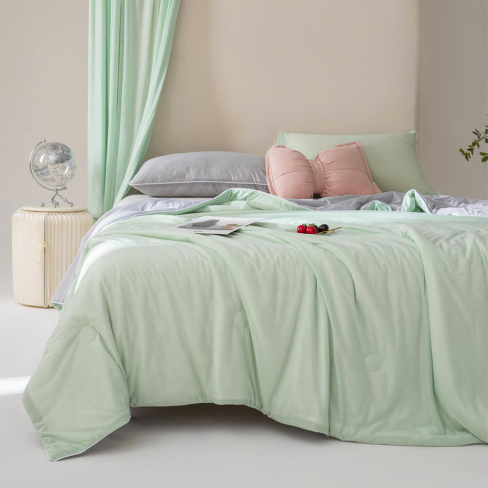 Macaron Dual-Color Cooling Ice Silk Blanket