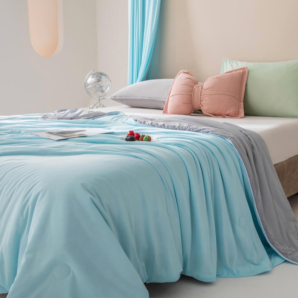 Macaron Dual-Color Cooling Ice Silk Blanket