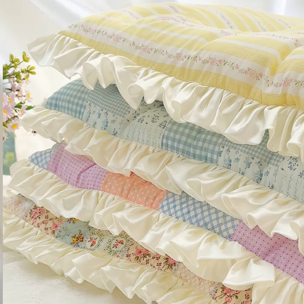 Vintage Floral Patchwork Ruffled Dog & Cat Mat Matching Pillow