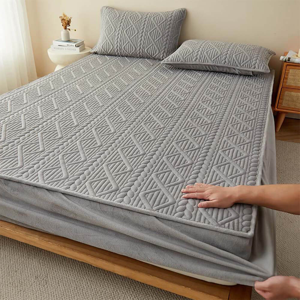 Wheat-Inspired Geometric Padding Quilted Milk Velvet Fitted Sheet Mattress Cover