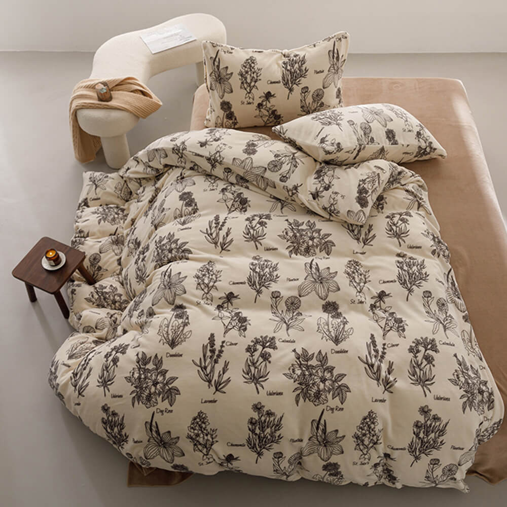 Vintage Forest-Inspired Warm Milk Velvet Bed Sheet Set