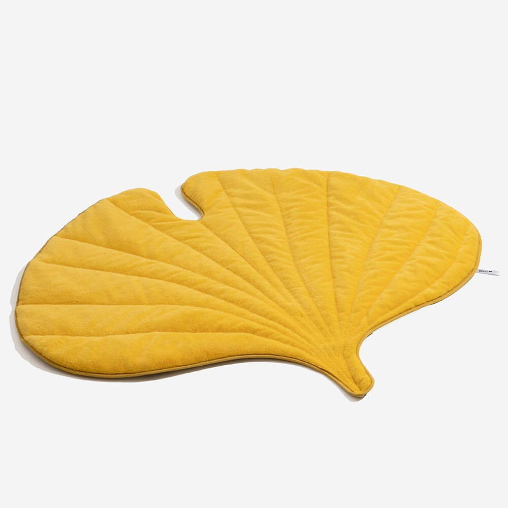 Plush Leaf-Shaped Washable Dog Mat-The Leaf Collector