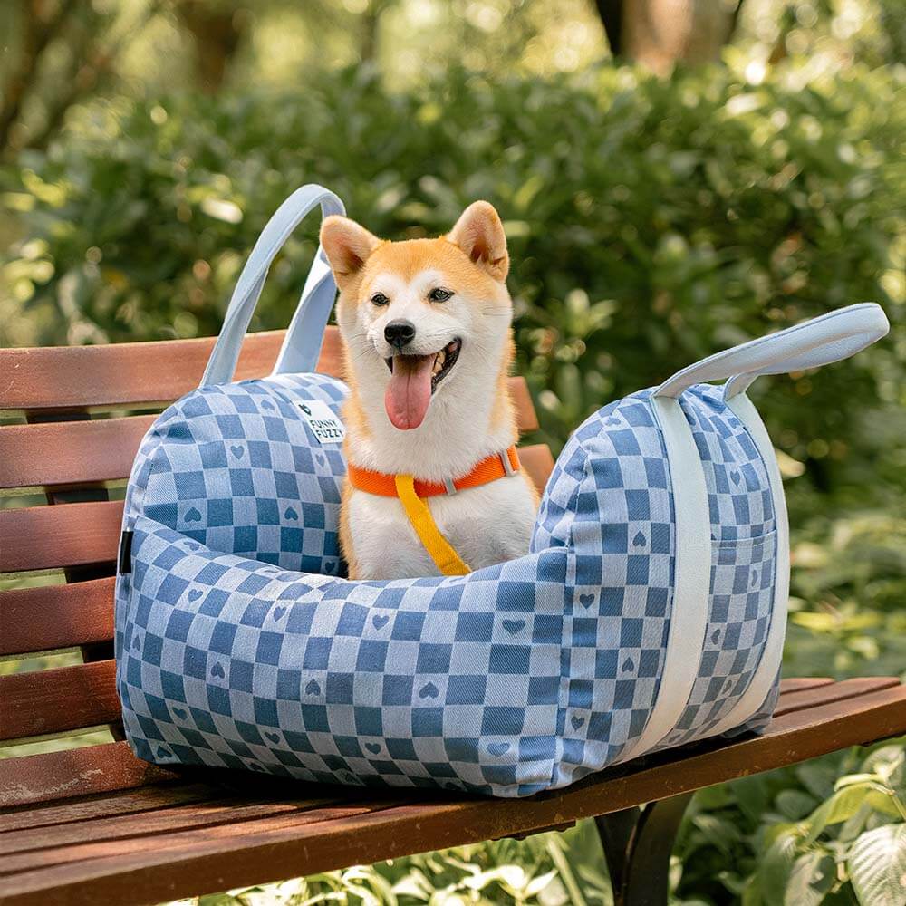 Lit de siège d'auto pour chien en damier coeur vintage