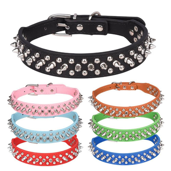 Collares multicolor de mascotas con tachuelas